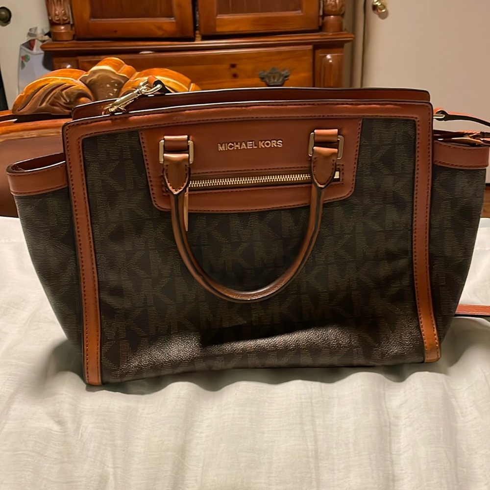 Michael Kors Selma Tote